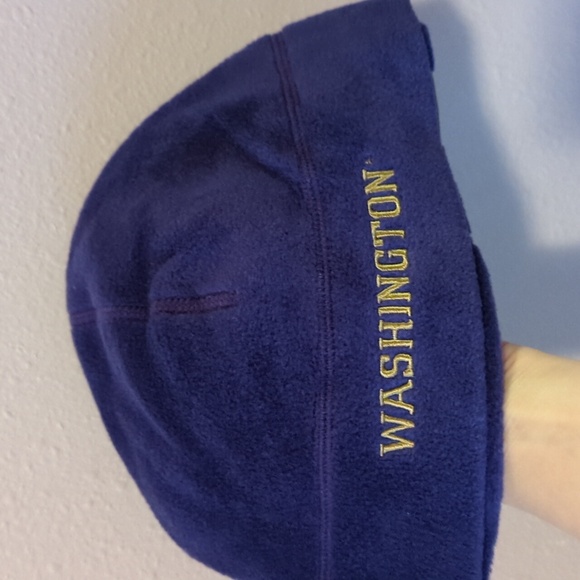 Columbia University Of Washington Fleece Purple Beanie Hat - Picture 3 of 3